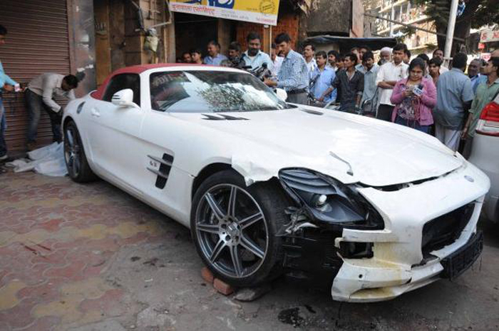 Speeding Mercedes Runs Over Five People Sleeping On Pavement In South Mumbai